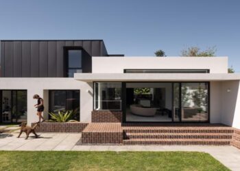 Hyde Park House by Robeson Architects