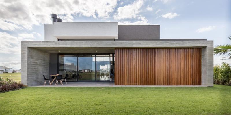 get inspired by a modern style concrete and wood house with industrial vibe